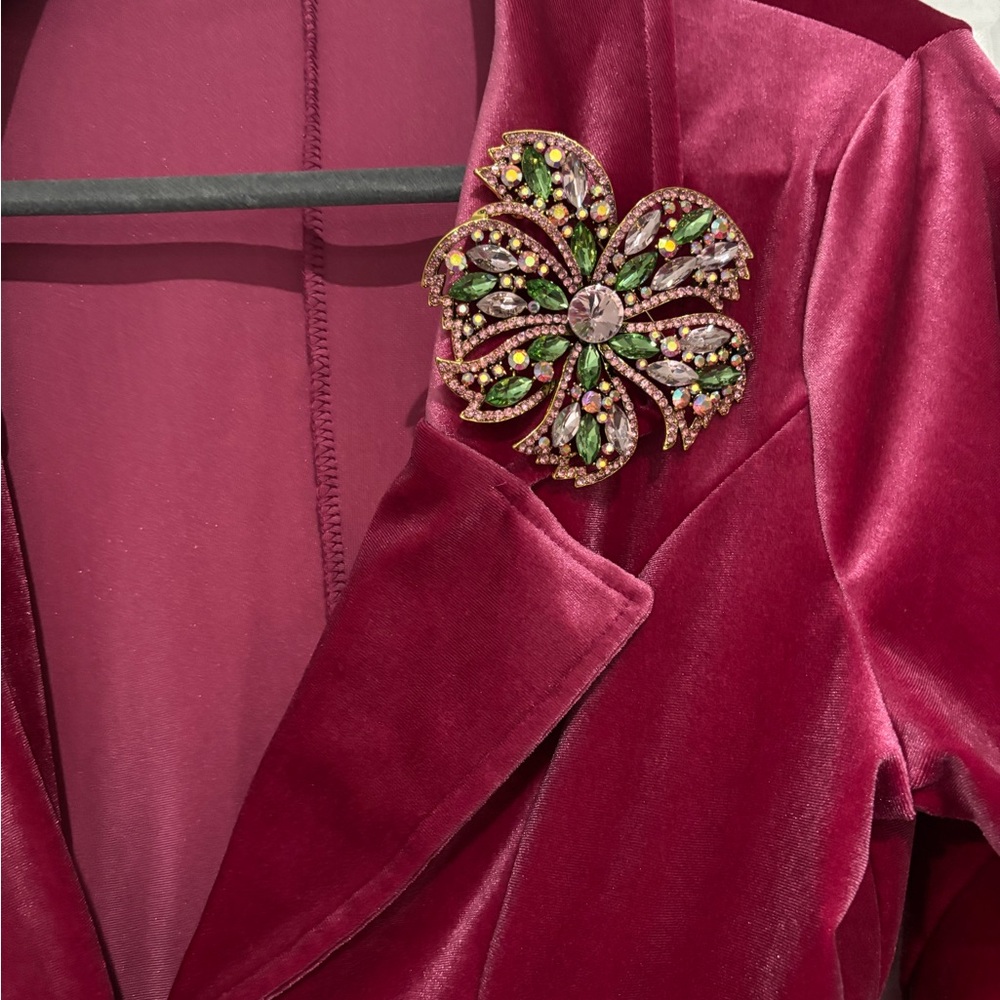 Gorgeous brooch - Picture 3 of 3